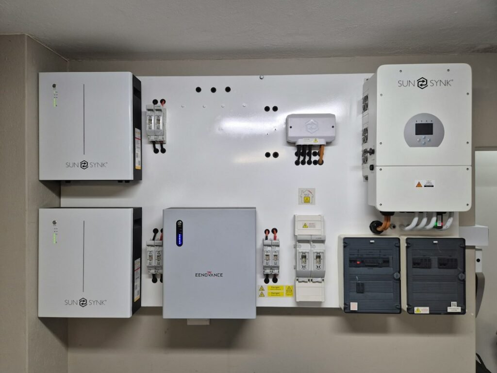 Wall-mounted solar inverter and home battery energy storage system