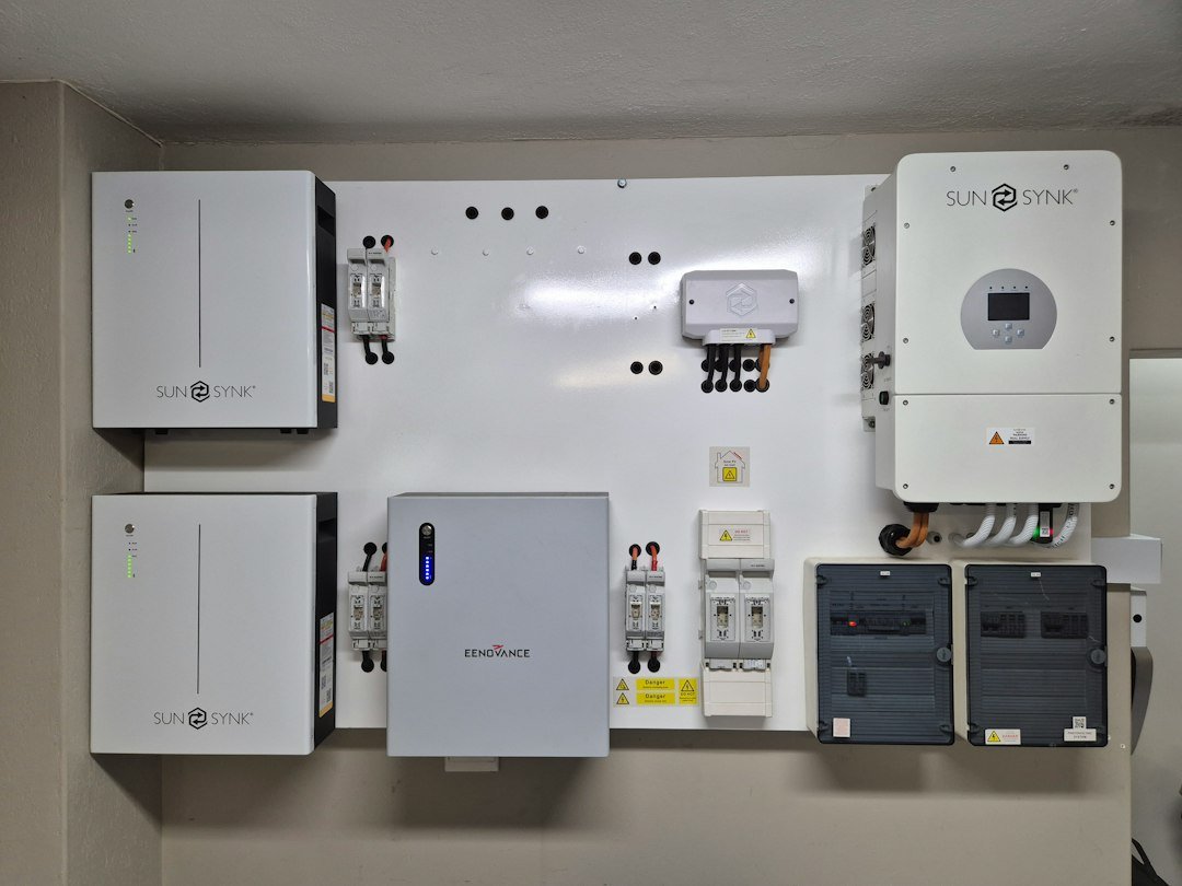 Wall-mounted solar inverter and home battery energy storage system